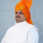 गैंगस्टर सतीश भाऊ के खजराना मंदिर गर्भ गृह में पहुंचकर भगवान् गणेश को शिवाजी जयंती की यात्रा का निमंत्रण देने पर मीडिया और खजराना मंदिर प्रशासन में इतना हंगामा क्यों??