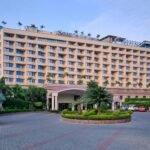 खुद को बेहद जागरूक और धनाढ्य समझने वाले इंदौर शहर के अभिजात्य वर्ग के लिए यह बेहद शर्मनाक और लज्जित करने वाला सच है!! कि यह बात उन्हें सरकारी छापे के बाद पता चली!!